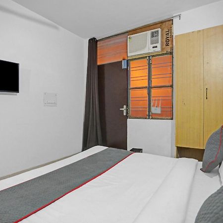 Hotel Collection O Jps Near Pvr Vikaspuri Delhi Exterior foto
