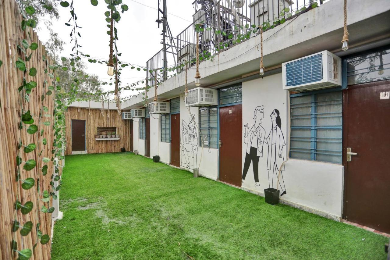 Hotel Collection O Jps Near Pvr Vikaspuri Delhi Exterior foto