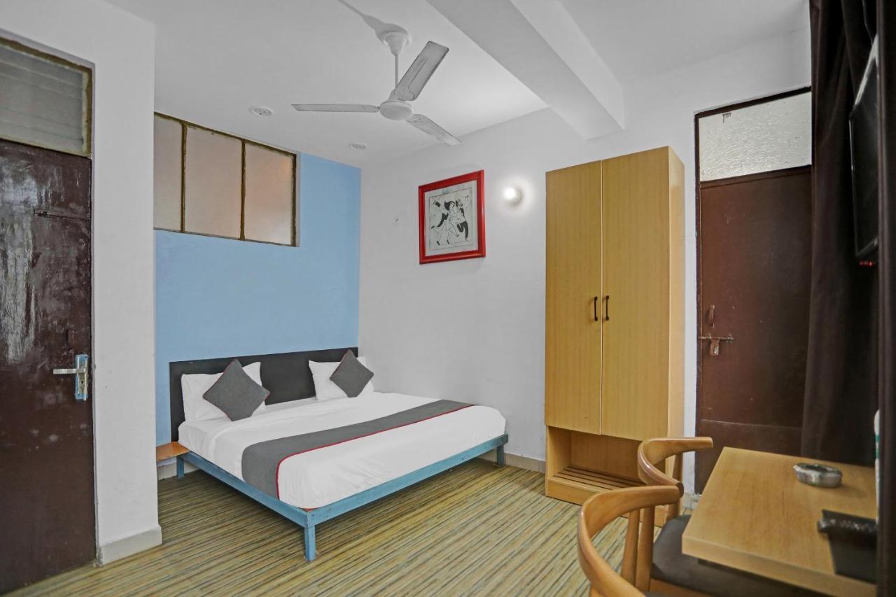 Hotel Collection O Jps Near Pvr Vikaspuri Delhi Exterior foto